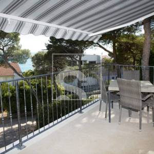 Rovinj, dvojna kuća s dva stana – 50 m od plaže