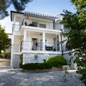 Rovinj, dvojna kuća s dva stana – 50 m od plaže