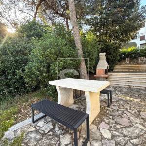 Rovinj, dvojna kuća s dva stana – 50 m od plaže