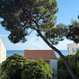 Rovinj, dvojna kuća s dva stana – 50 m od plaže