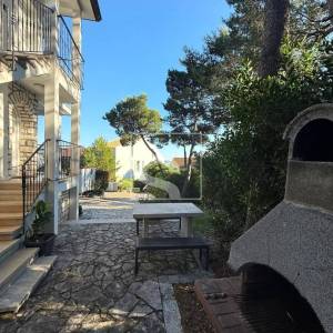 Rovinj, dvojna kuća s dva stana – 50 m od plaže