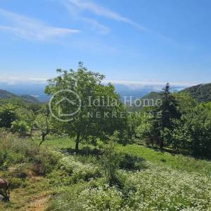 Samobor/Okić/kuća s panoramskim pogledom i 1.618 m² zemljišta/POVOLJNO!