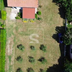 Samostojeća kuća, 3 spavaće sobe, na 1180m2 zemljišta Loborika