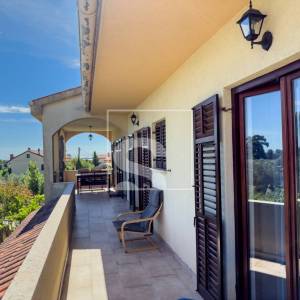 Samostojeća kuća, Galižana – maslinik, 1369 m² okućnice, potpuni mir i privatnost, 6 soba + 5 kupatila
