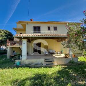 Samostojeća kuća, Galižana – maslinik, 1369 m² okućnice, potpuni mir i privatnost, 6 soba + 5 kupatila