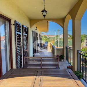 Samostojeća kuća, Galižana – maslinik, 1369 m² okućnice, potpuni mir i privatnost, 6 soba + 5 kupatila