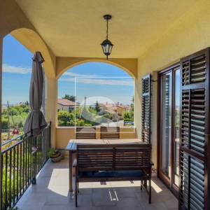 Samostojeća kuća, Galižana – maslinik, 1369 m² okućnice, potpuni mir i privatnost, 6 soba + 5 kupatila