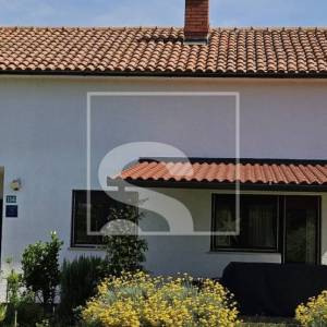 Samostojeća kuća, građevinsko zemljište 4204m2, Loborika