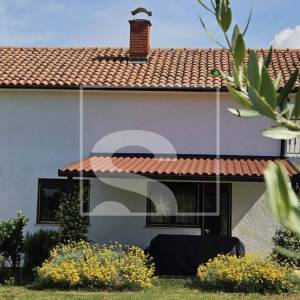 Samostojeća kuća, građevinsko zemljište 4204m2, Loborika