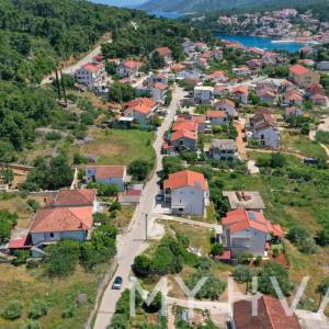 Samostojeća obiteljska kuća u Jelsi