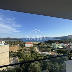 Seget Vranjica/Trosoban stan s pogledom S22