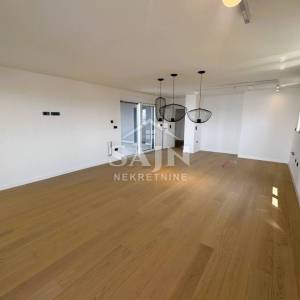 Seget/Luksuzni Penthouse 100m od plaže