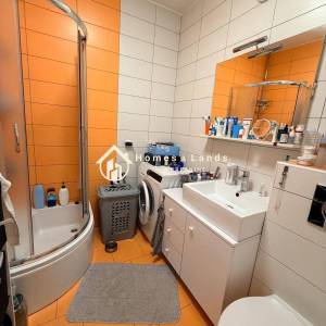 Sesvete,3-soban stan ukupne površine 81m2 s prostranom terasom i PM