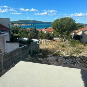 ŠIBENIK, BRODARICA – Stan u blizini plaže, s predivnim pogledom na more