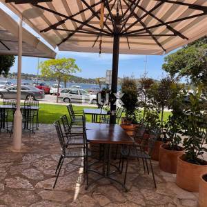 ŠIBENIK, CENTAR, vrhunski uhodani restaurant, prvi red do mora.