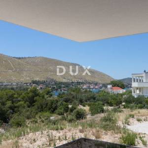 ŠIBENIK, GREBAŠTICA - Trosoban stan 150m od plaže