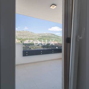 ŠIBENIK, GREBAŠTICA - Trosoban stan 150m od plaže