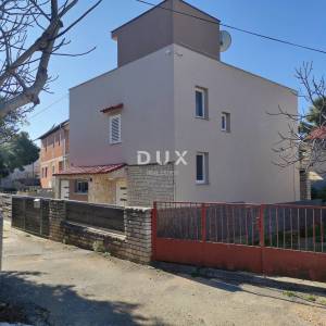 ŠIBENIK, PIROVAC - Kuća s grijanim bazenom blizu mora