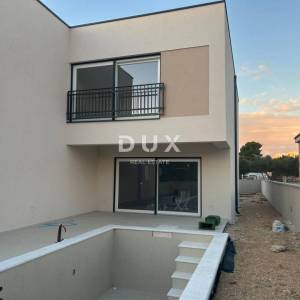 ŠIBENIK, PIROVAC - Moderan Duplex s bazenom u novogradnji
