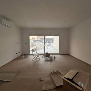 ŠIBENIK, PIROVAC - Moderan Duplex s bazenom u novogradnji