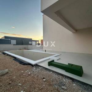 ŠIBENIK, PIROVAC - Moderan Duplex s bazenom u novogradnji