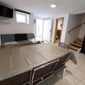 ŠIBENIK, VODICE – renovirana kuća 200 m od mora