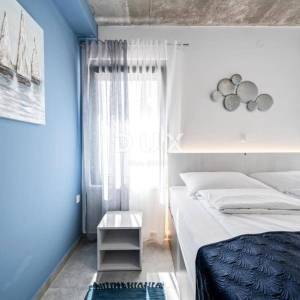 ŠIBENIK, ŽABORIĆ - Moderna luksuzna vila s grijanim bazenom i pogledom na more