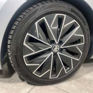 Škoda Superb 2.0 TDI L&K - 3 godine jamstva