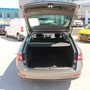 Škoda Superb Combi 2.0 TDi DSG *LED, NAVIGACIJA, KAMERA*