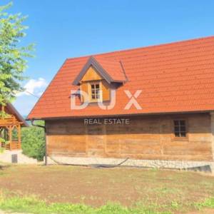 SLUNJ, GORNJI LAĐEVAC - Atraktivna investicija u izgradnji – tradicionalne kuće i 10.000 m² građevinskog zemljišta