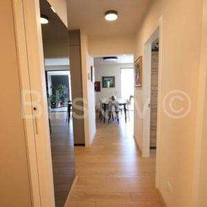 Split, Žnjan prodaja stan 76,50 m2 + 2 parkinga