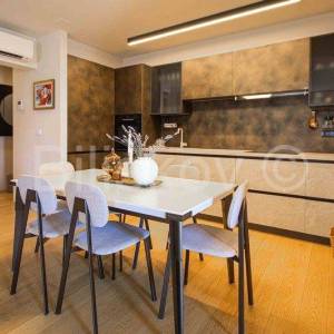 Split, Žnjan prodaja stan 76,50 m2 + 2 parkinga