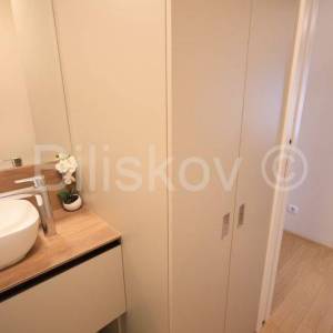 Split, Žnjan prodaja stan 76,50 m2 + 2 parkinga