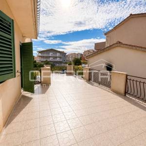 .Stan 90 m² s 3 sobe, terasom i parking mjestom