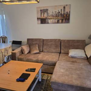 Stan: Karlovac, Dubovac, 63m2, balkon, lođa!