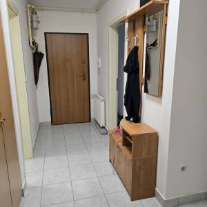 Stan: Karlovac, Dubovac, 63m2, balkon, lođa!