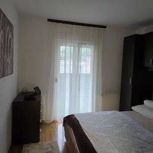 Stan: Karlovac, Dubovac, 63m2, balkon, lođa!