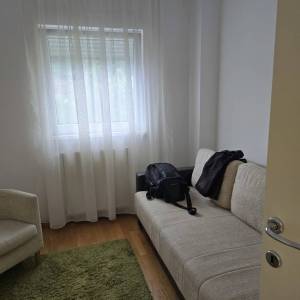 Stan: Karlovac, Dubovac, 63m2, balkon, lođa!