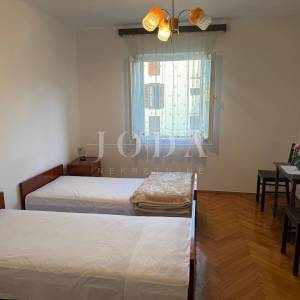 Stan na prvom katu kuće s velikim vrtom – Lovran