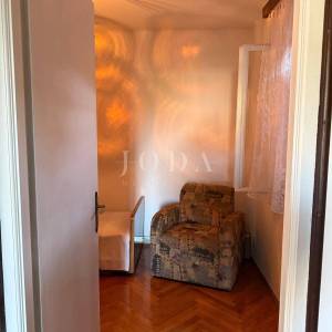 Stan na prvom katu kuće s velikim vrtom – Lovran