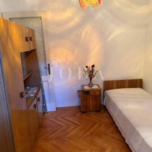 Stan na prvom katu kuće s velikim vrtom – Lovran