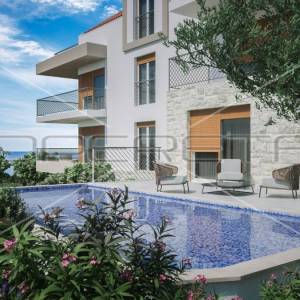 Stan s bazenom i vrtom u Stivašnici, 260,40 m2
