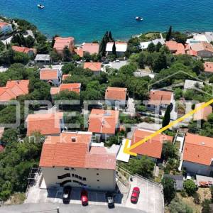 Stan s dva balkona i pogledom na more - Smokvica Krmpotska 