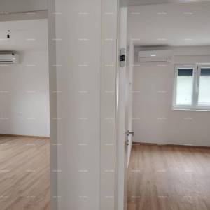 Stan u novogradnji s vrtom i bazenom– Novigrad, 400 m od mora