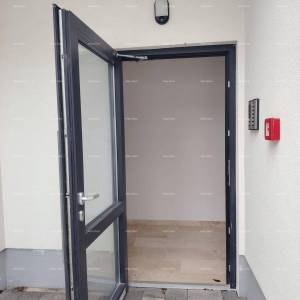 Stan u novogradnji s vrtom i bazenom– Novigrad, 400 m od mora