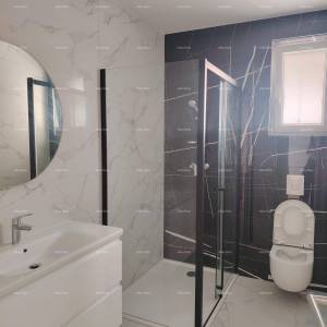 Stan u novogradnji s vrtom i bazenom– Novigrad, 400 m od mora
