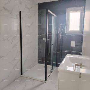 Stan u novogradnji s vrtom i bazenom– Novigrad, 400 m od mora