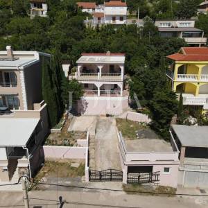 STINICA – Samostojeća kuća s otvorenim pogledom na more i garažom