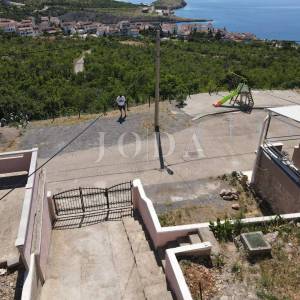 STINICA – Samostojeća kuća s otvorenim pogledom na more i garažom
