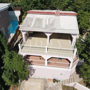 STINICA – Samostojeća kuća s otvorenim pogledom na more i garažom